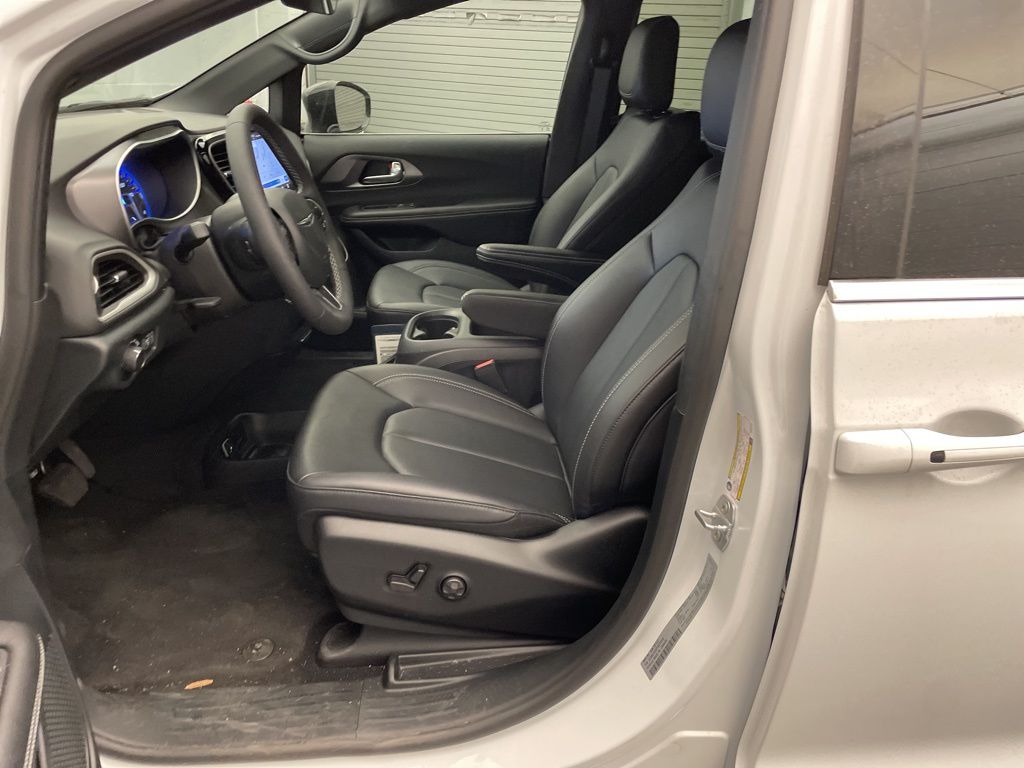 New 2026 White Chrysler LX image 14