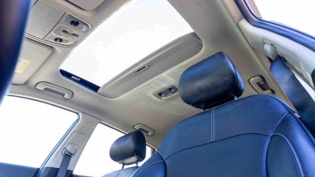 Used 2022 Kia Niro EX Premium 4D Sport Utility