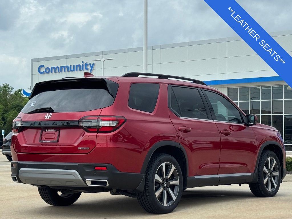2024 Honda Pilot Touring  at Community Honda