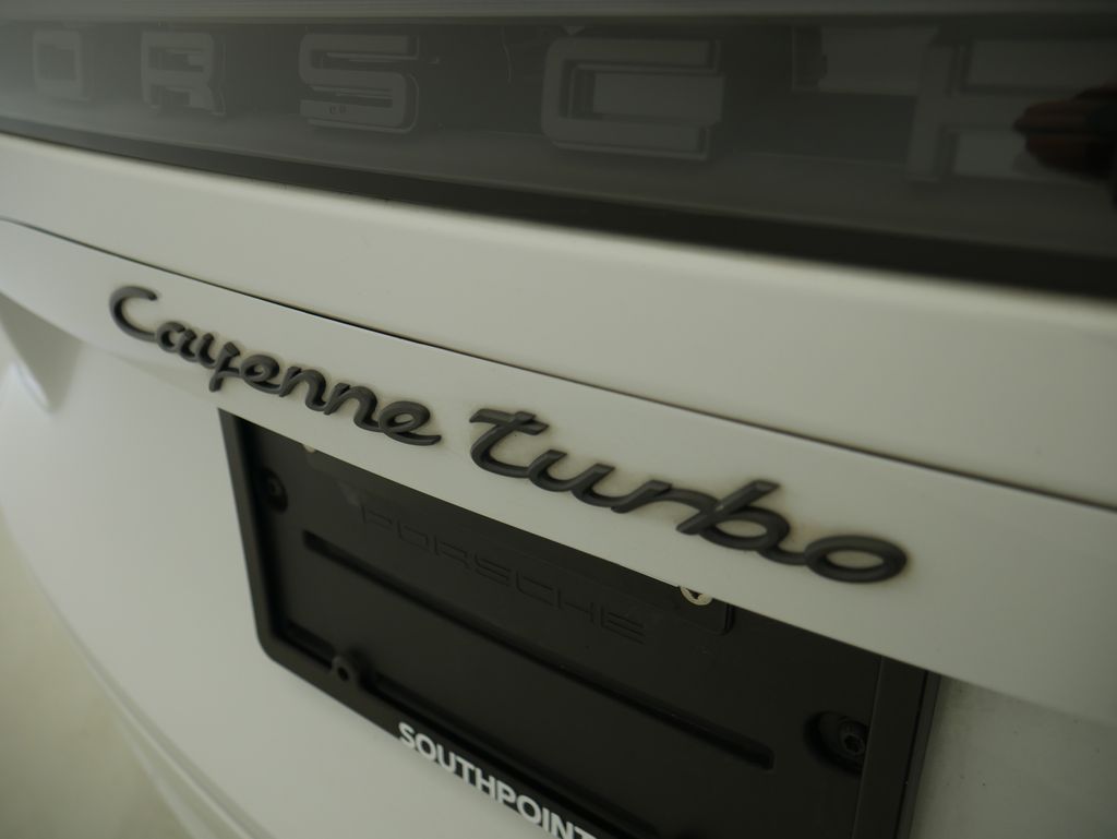 Thumbnail: 2023 Porsche Cayenne - 11