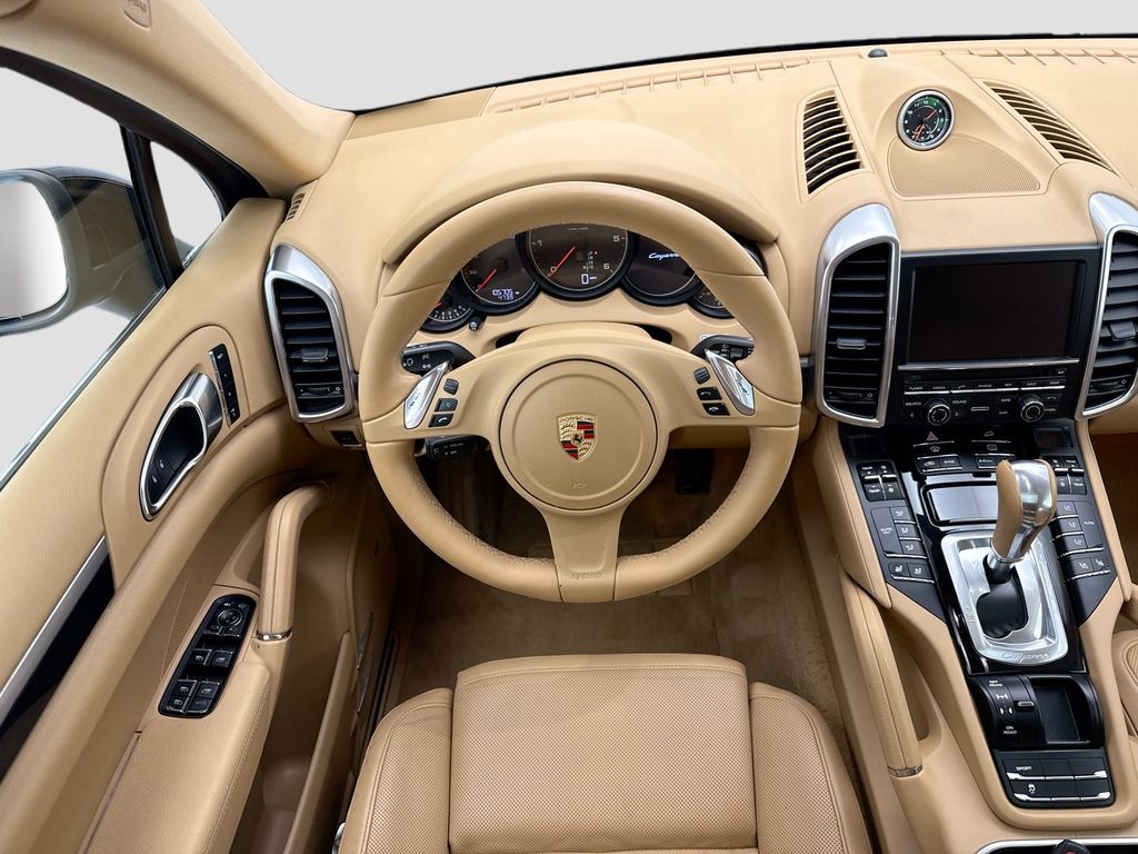 Thumbnail: 2014 Porsche Cayenne - 10
