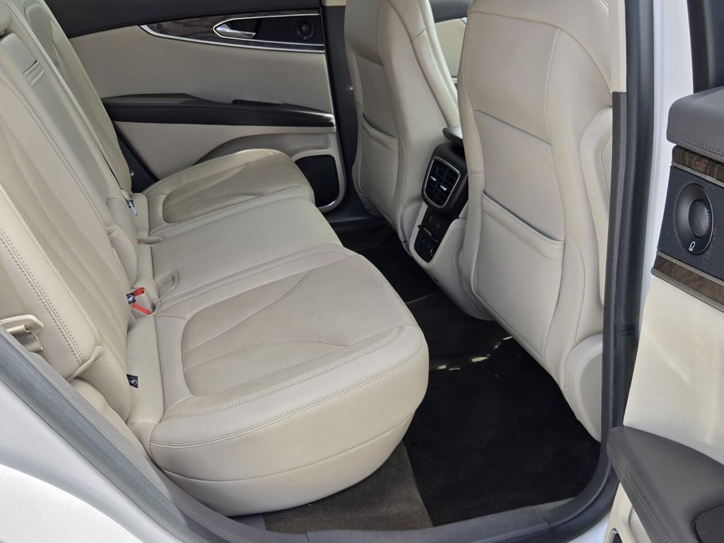 2019 Lincoln Nautilus - $15,475
