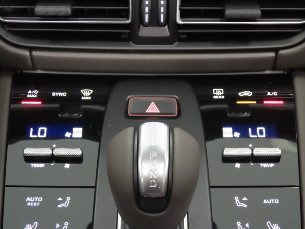 Thumbnail: 2026 Porsche Macan - 26