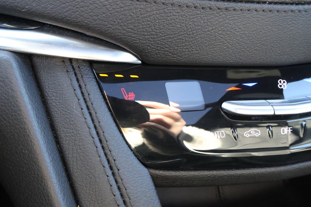 Thumbnail: 2025 Cadillac XT5 - 28