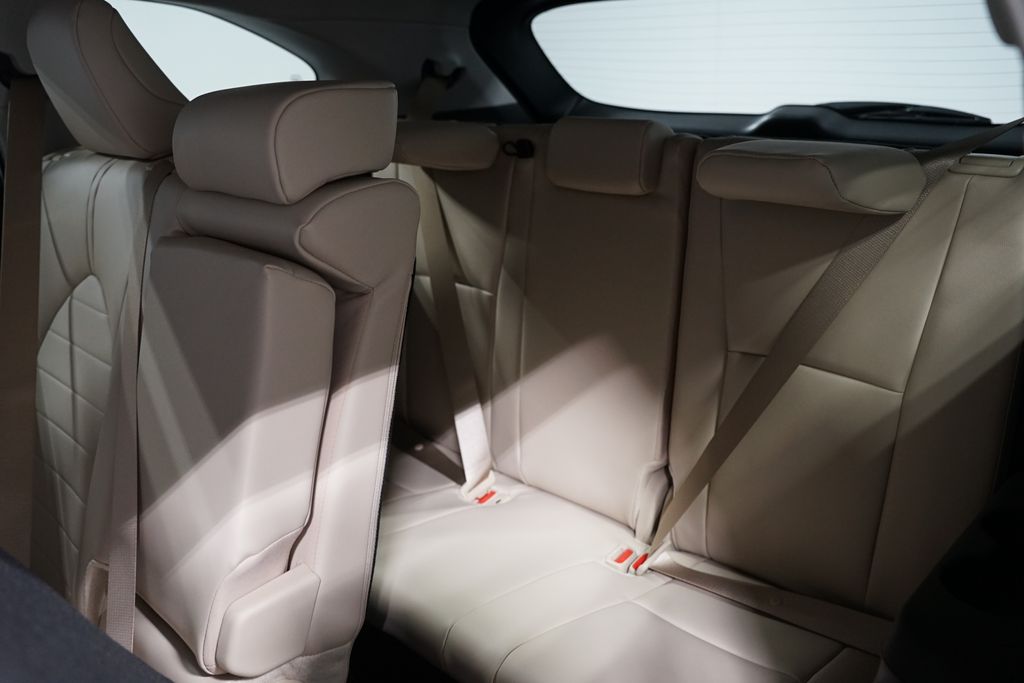 Thumbnail: 2025 Toyota Highlander - 30