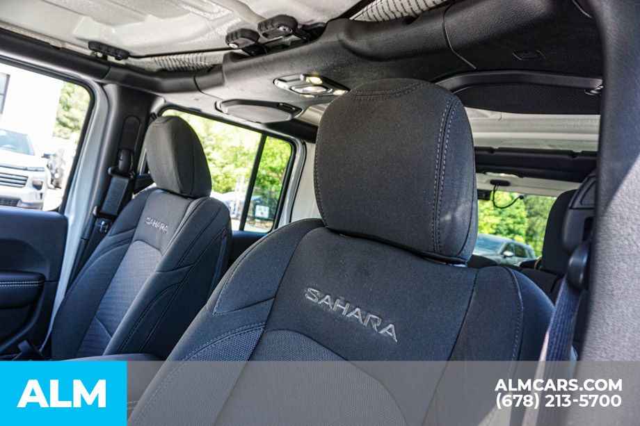 Used 2023 Silver Jeep Sahara image 18