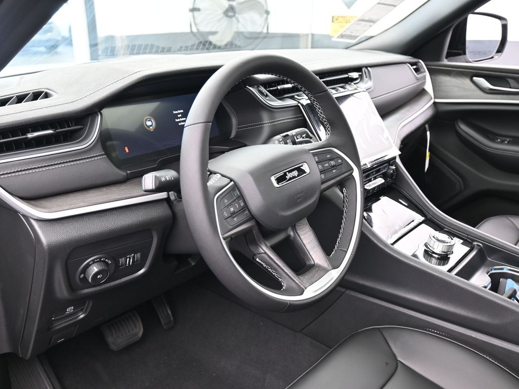 New 2025 Bright White Clearcoat Jeep Limited image 10