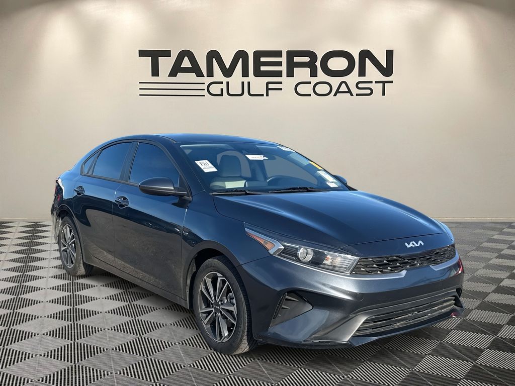 2022 Kia Forte LXS FWD