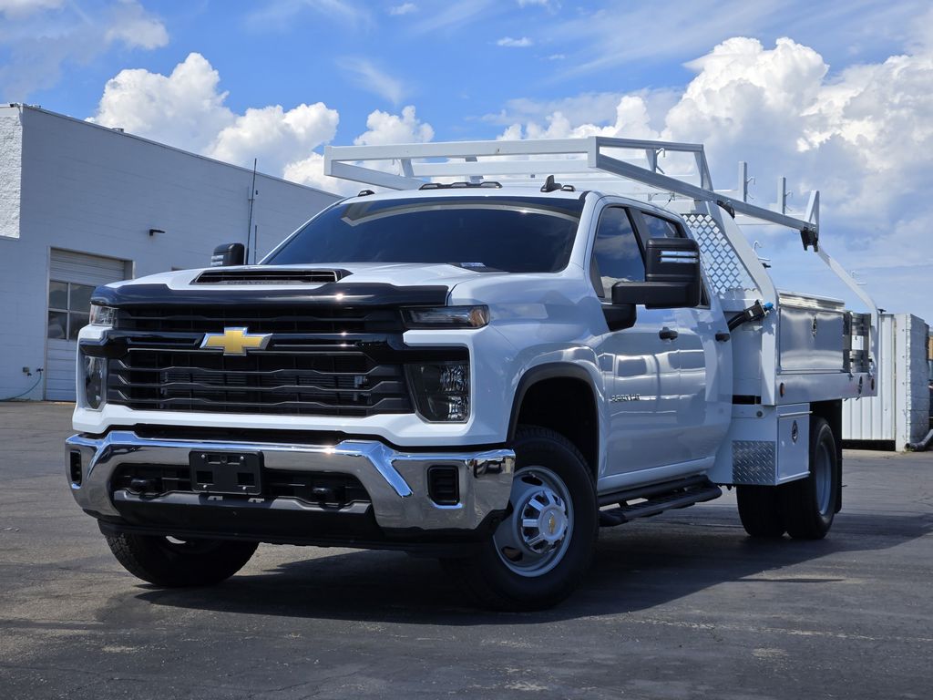 Summit White 2024 Chevrolet Silverado 3500HD Pickup Truck Four-Wheel Drive Automatic