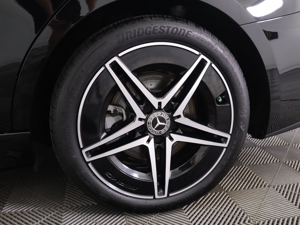 Thumbnail: 2025 Mercedes-Benz C-Class - 32