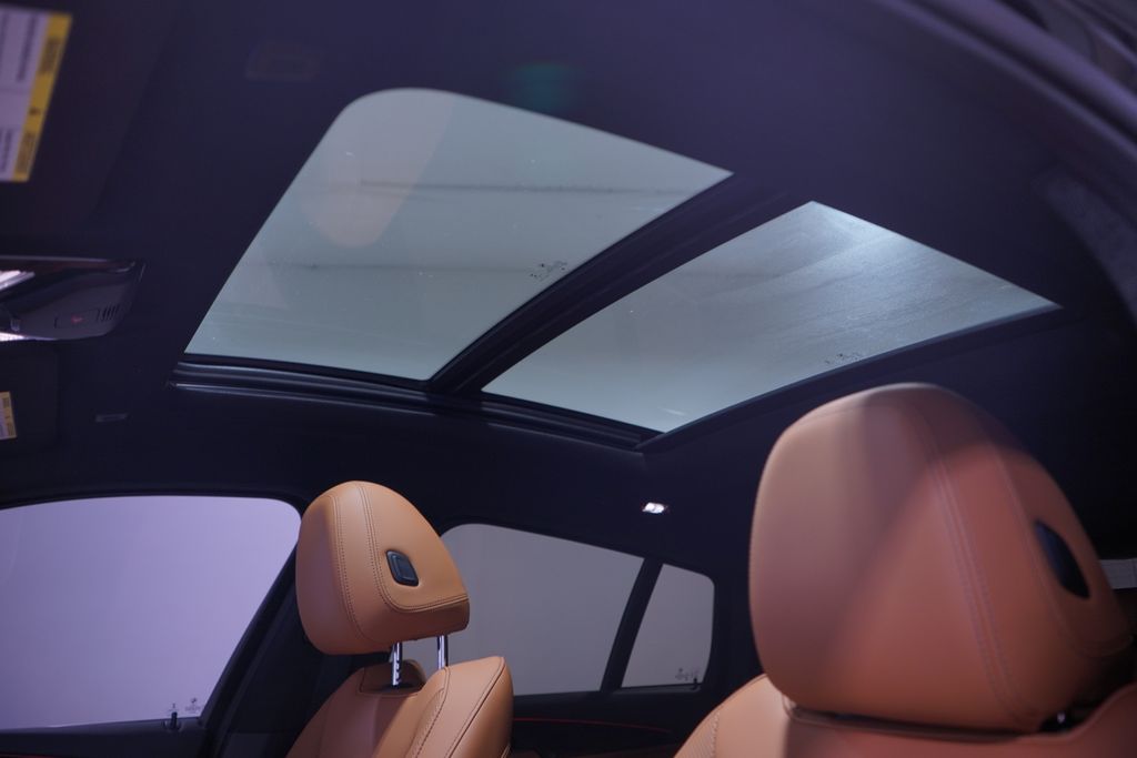 Thumbnail: 2022 BMW X4 - 8