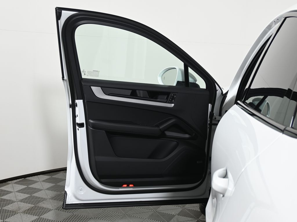 Thumbnail: 2026 Porsche  - 31