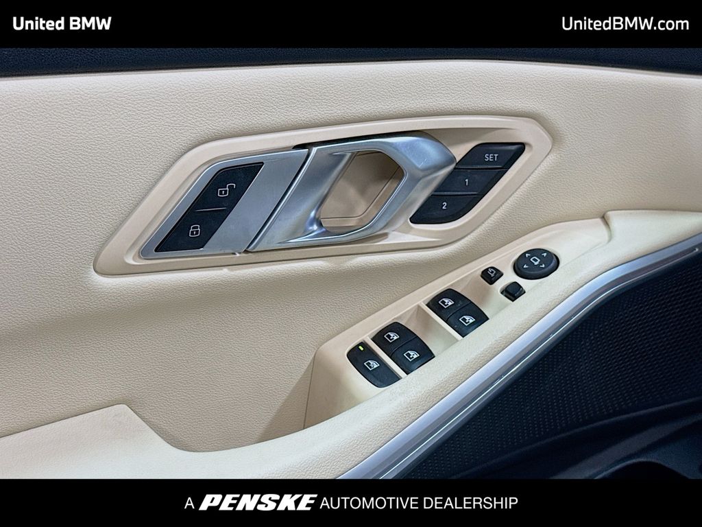 Thumbnail: 2023 BMW 3 Series - 3