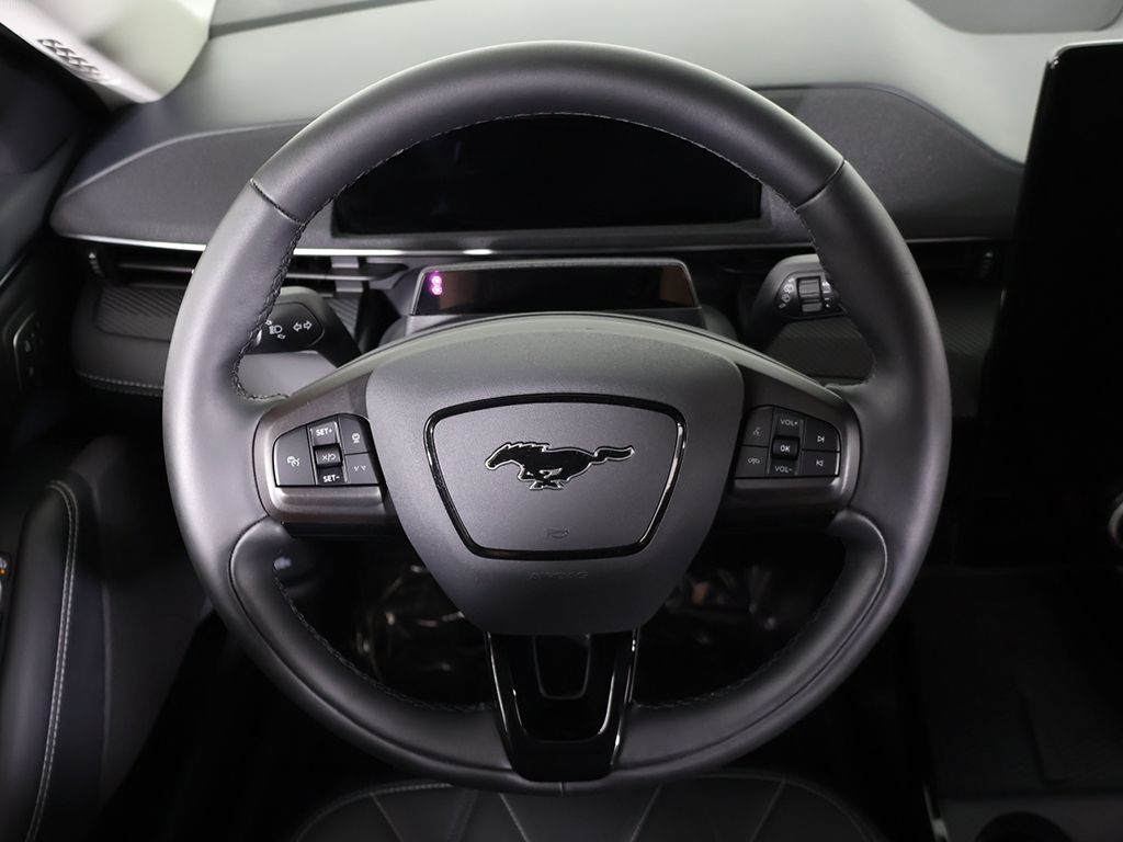 Used 2024 Black Ford Select image 39