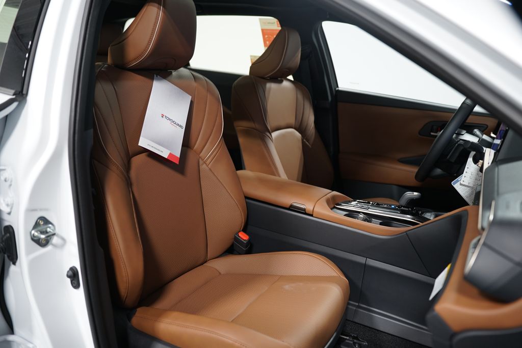 2025 Toyota Crown Signia Limited 31