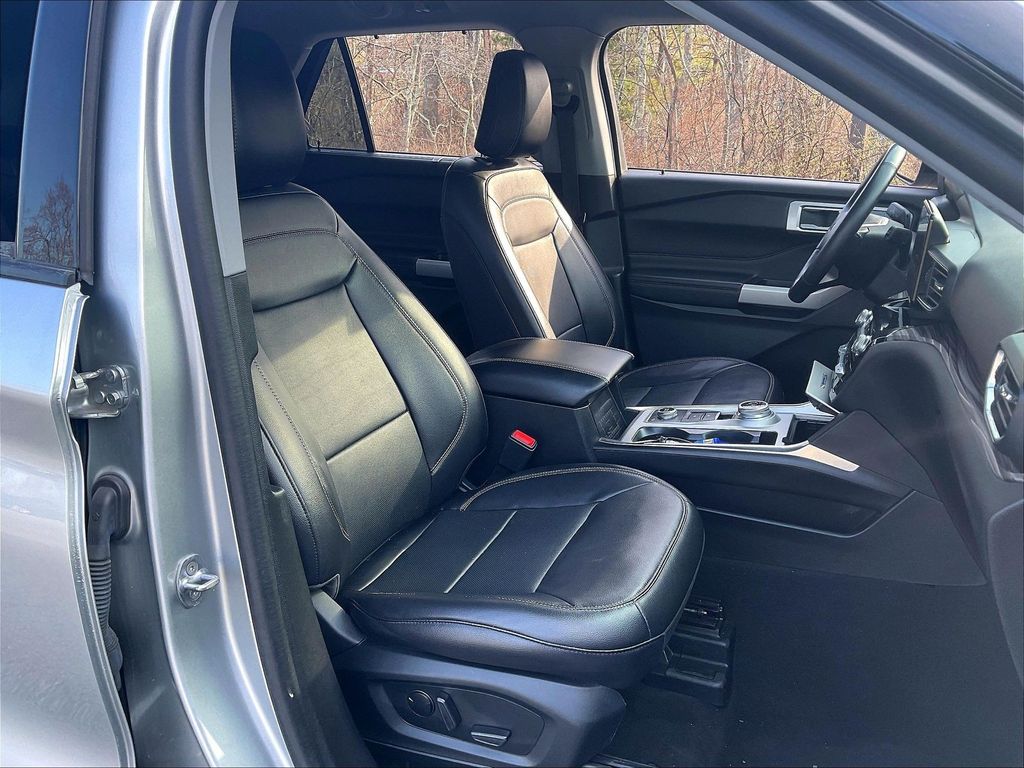 2023 Ford Explorer — photo 11
