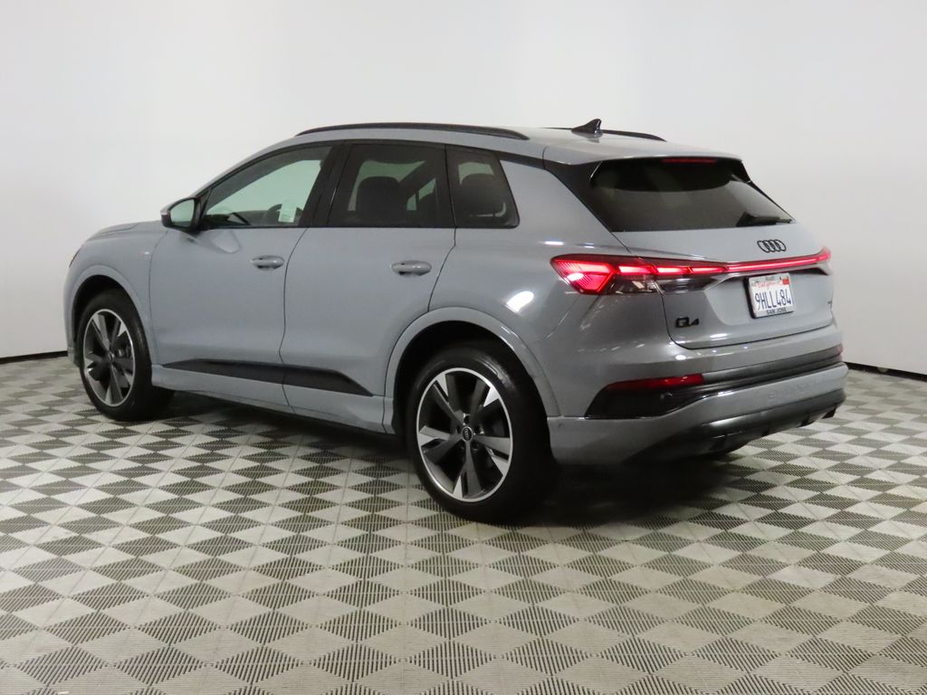 Thumbnail: 2023 Audi Q4 e-tron - 3