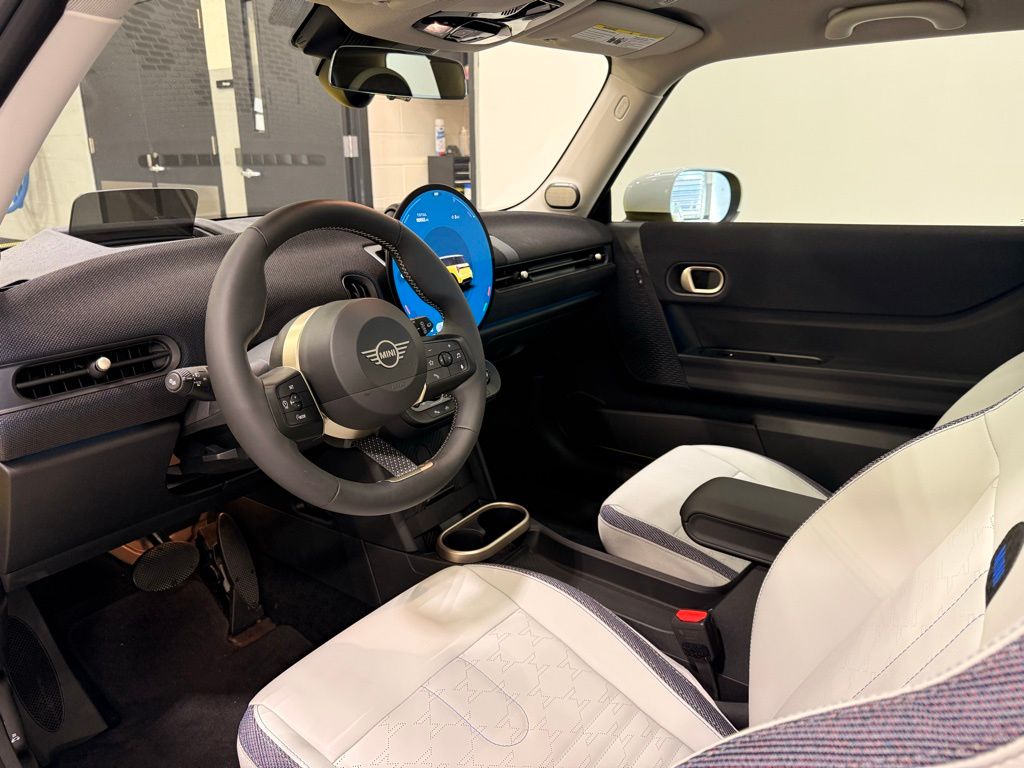 Thumbnail: 2025 MINI Cooper - 11