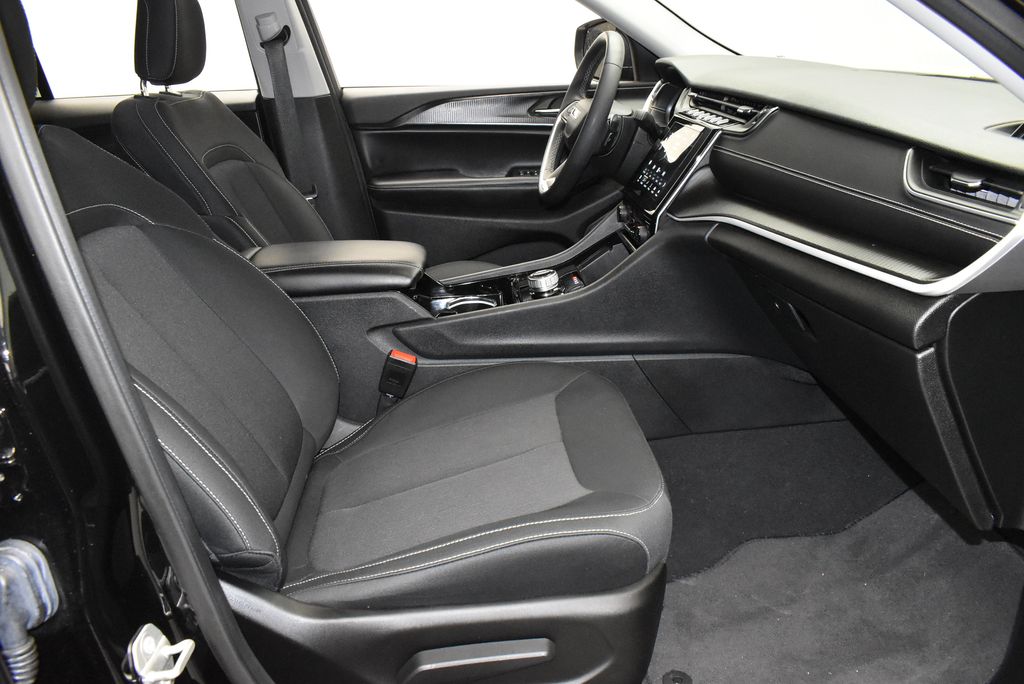 Thumbnail: 2023 Jeep Grand Cherokee - 20