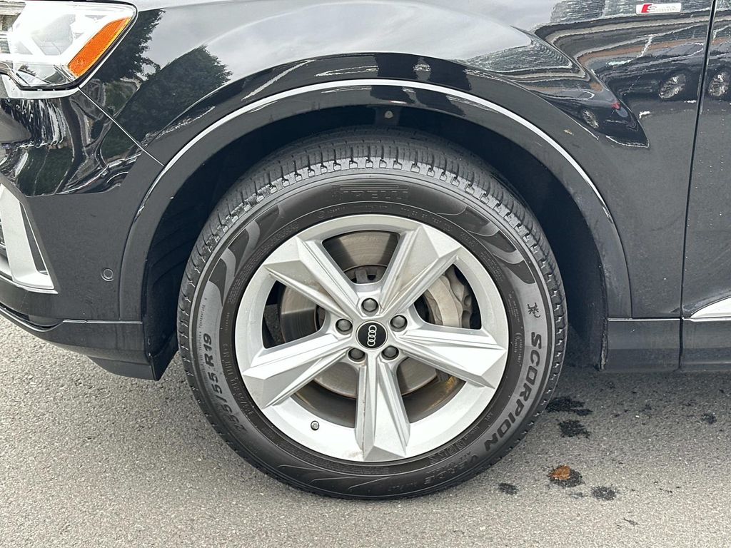 Thumbnail: 2022 Audi Q7 - 14