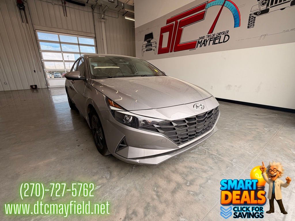 Fluid Metal 2022 Hyundai Elantra SEL FWD Sedan Front-Wheel Drive Continuously Variable Transmission