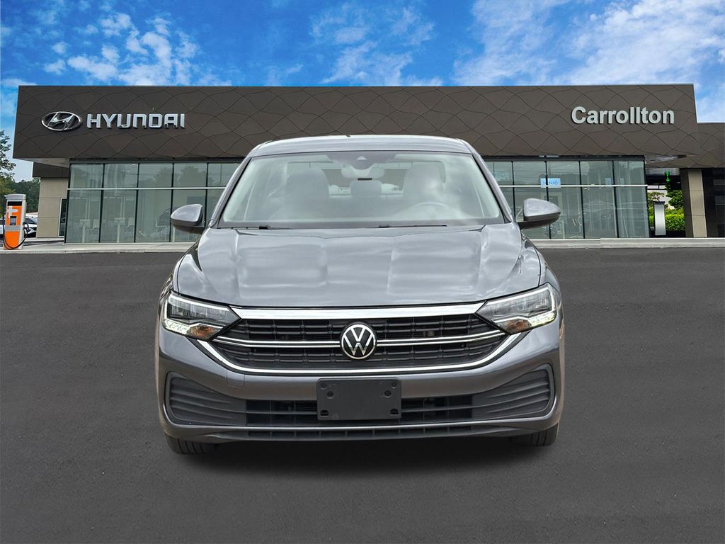 Used 2024 Silver Volkswagen 1.5T SE image 2