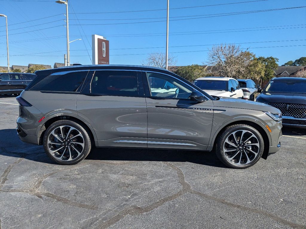 2024 Lincoln Nautilus Black Label