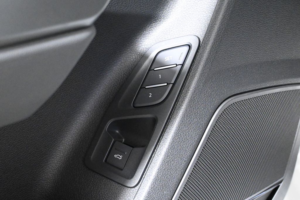 Thumbnail: 2025 Audi Q3 - 24