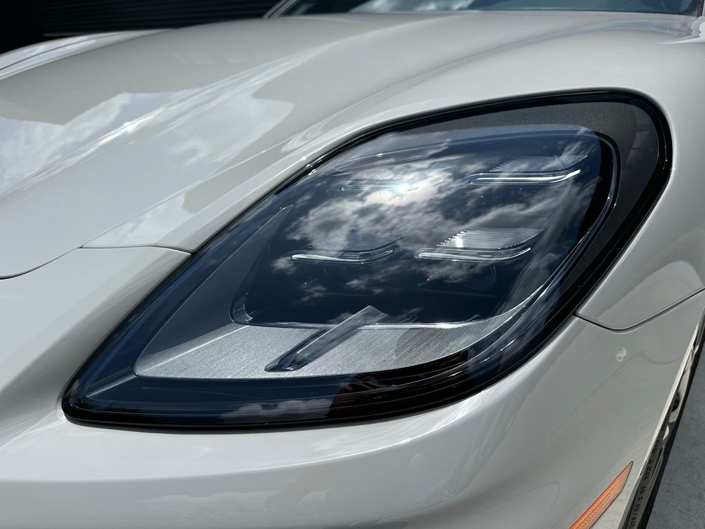 2025 Porsche Panamera 4 12