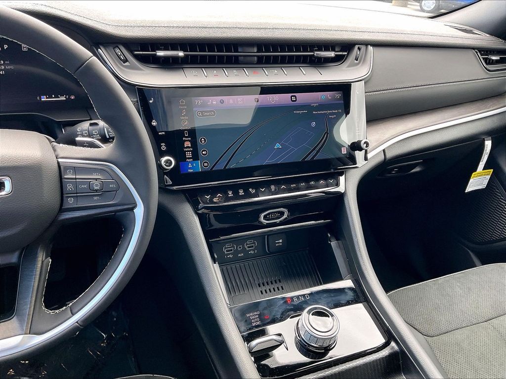 2026 Jeep Grand Cherokee L — photo 12