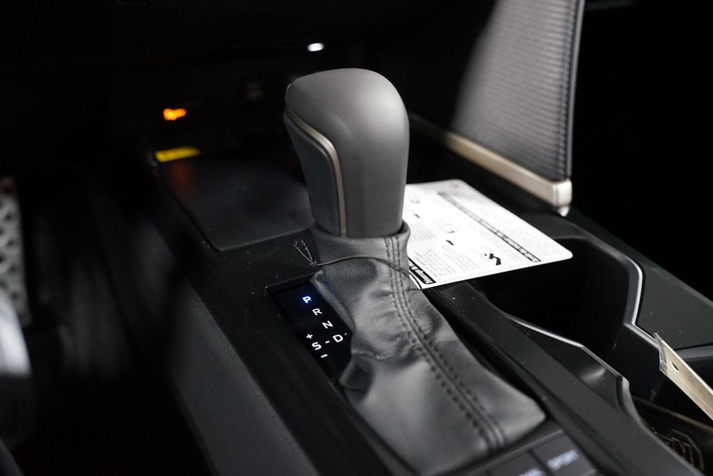 Thumbnail: 2025 Toyota Camry - 22