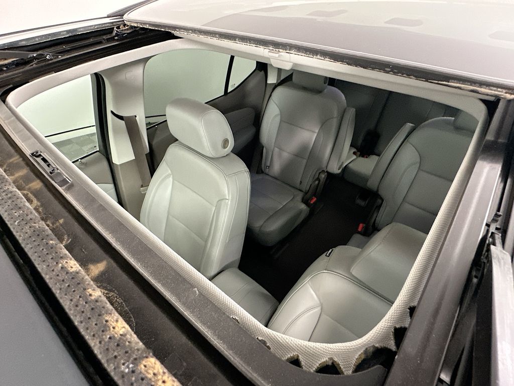 Thumbnail: 2018 Chevrolet Traverse - 22