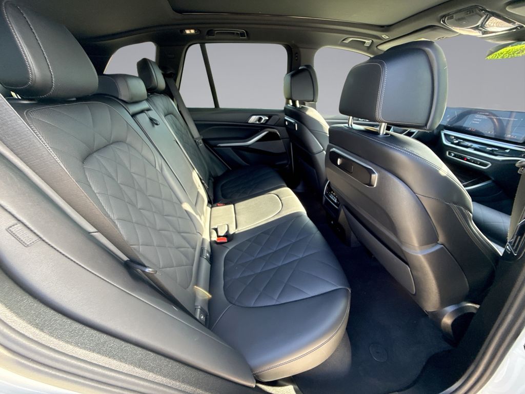 Thumbnail: 2025 BMW X5 - 17