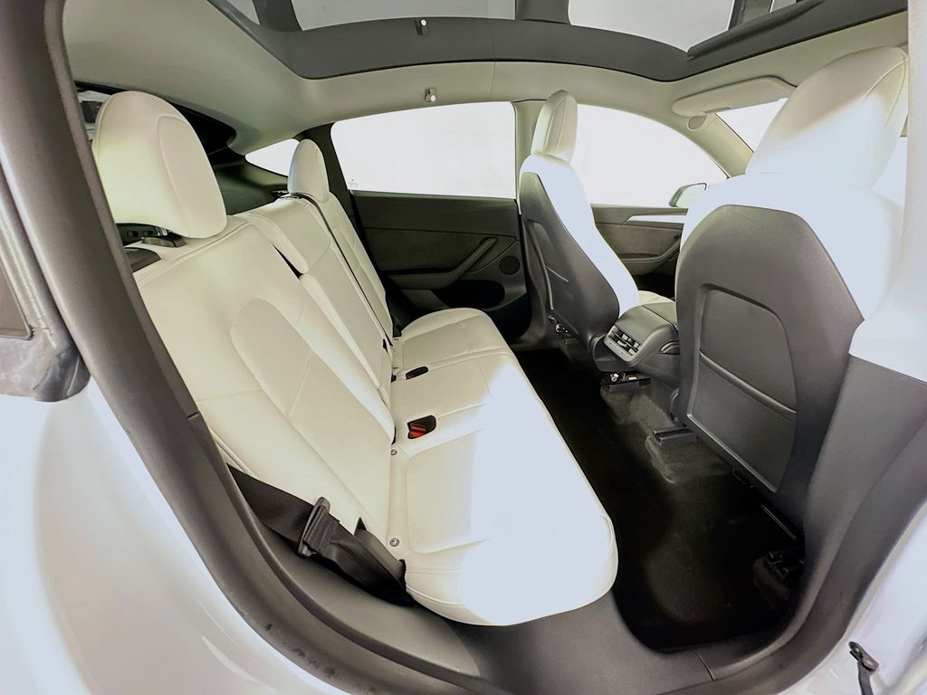 Thumbnail: 2022 Tesla Model Y - 26