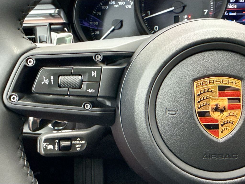 Thumbnail: 2026 Porsche Macan - 14