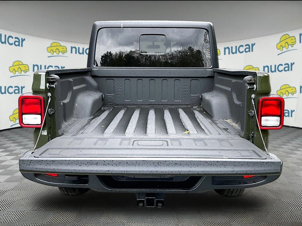 2022 Jeep Gladiator — photo 10