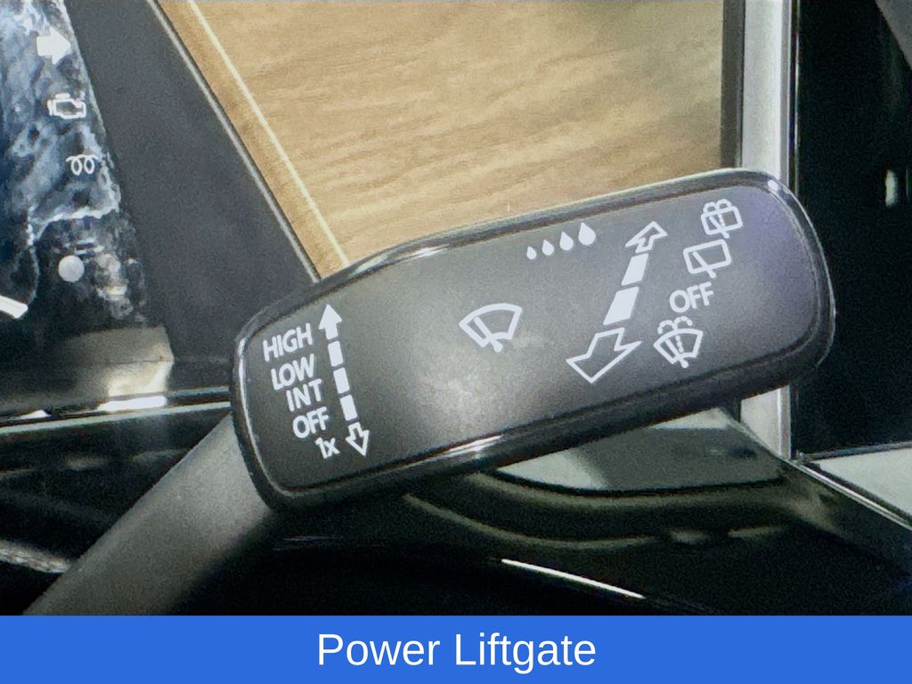 Used Car 2024 Volkswagen Atlas  2.0t Se W/technology For Sale Under $30,000 In Austin, Texas