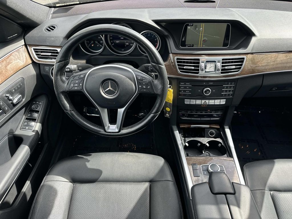 Thumbnail: 2016 Mercedes-Benz E-Class - 32