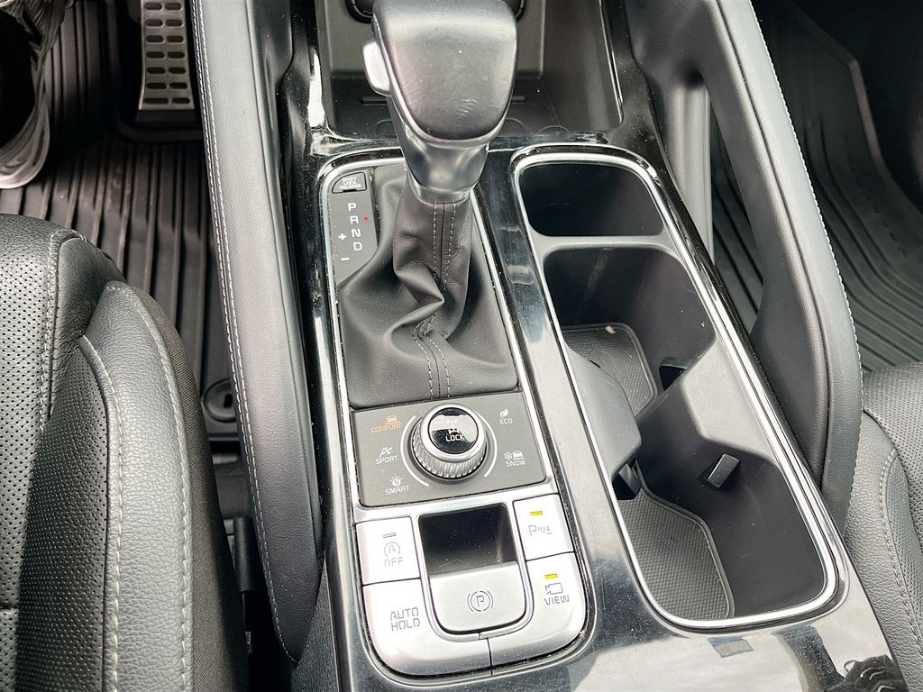 Used 2021 White Kia SX image 17