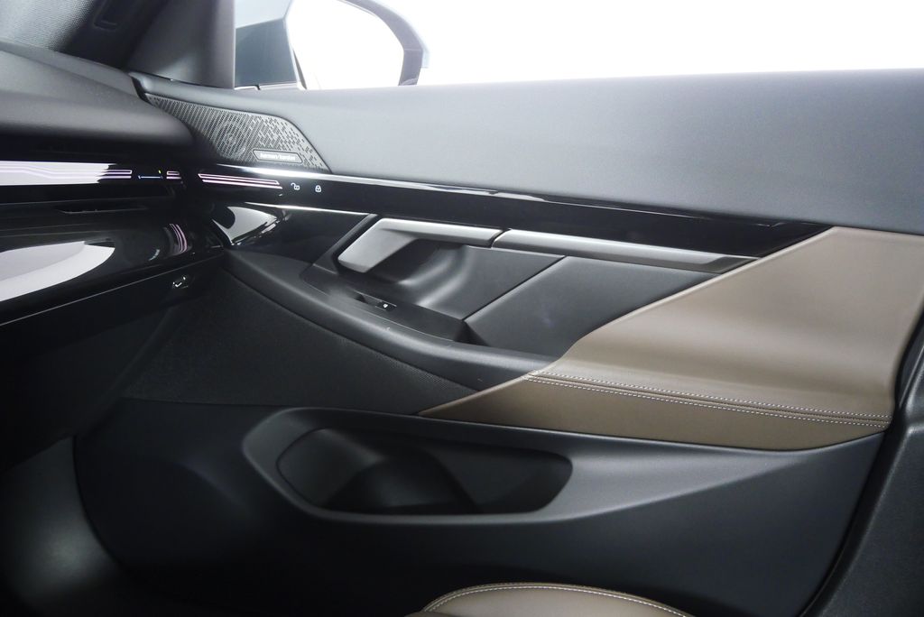 Thumbnail: 2024 BMW 5 Series - 29