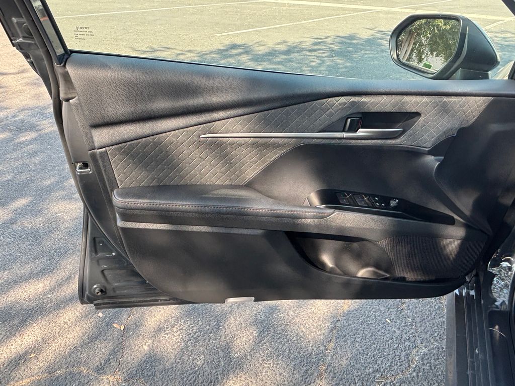 Thumbnail: 2025 Toyota Camry - 27