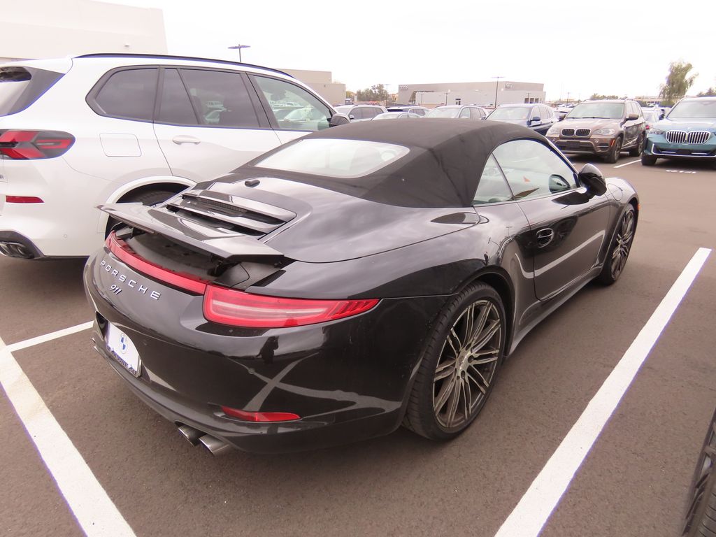 Thumbnail: 2016 Porsche 911 - 3