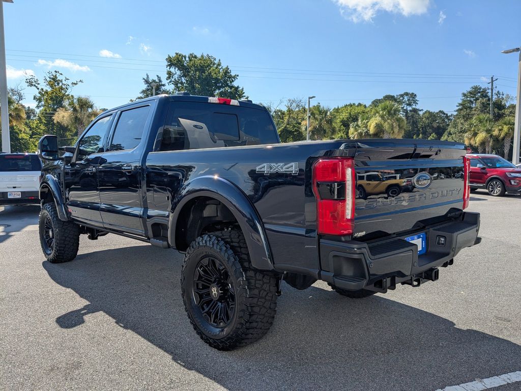 2025 Ford F-250 Super Duty Black Widow