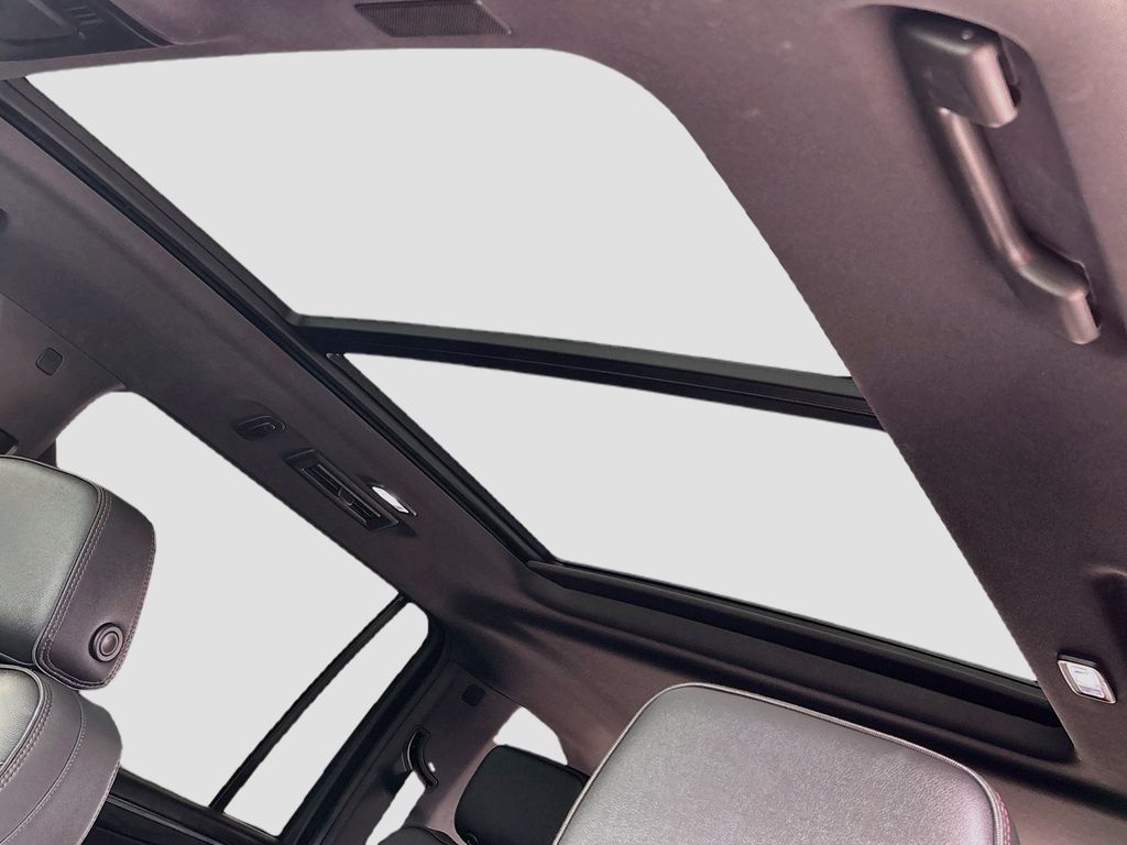 Thumbnail: 2025 Chevrolet Suburban - 18