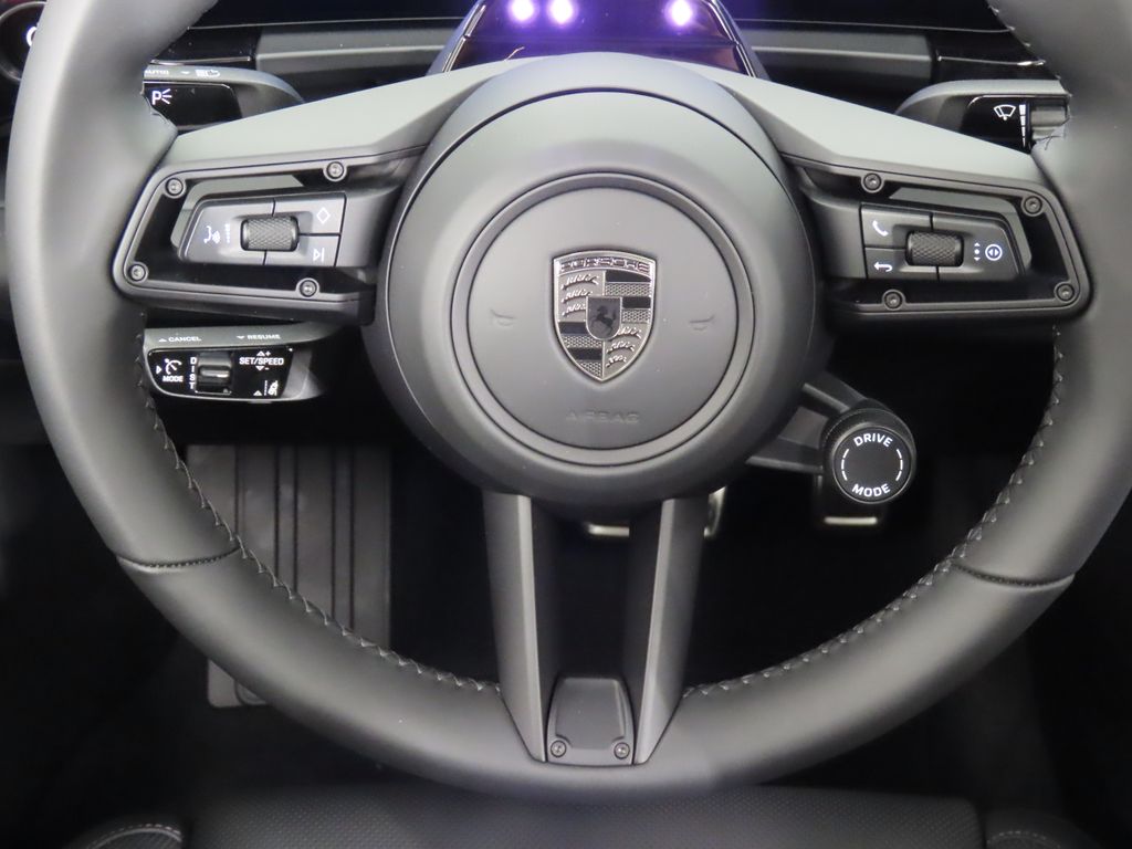 Thumbnail: 2026 Porsche Macan - 19