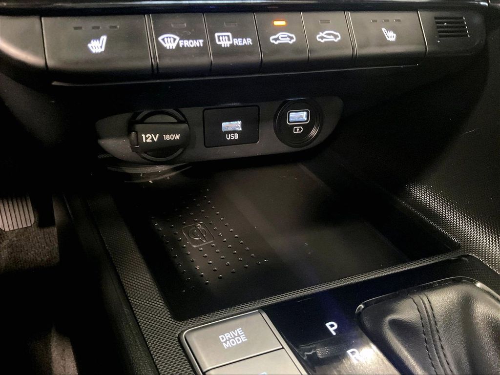 2023 Hyundai Elantra — photo 26