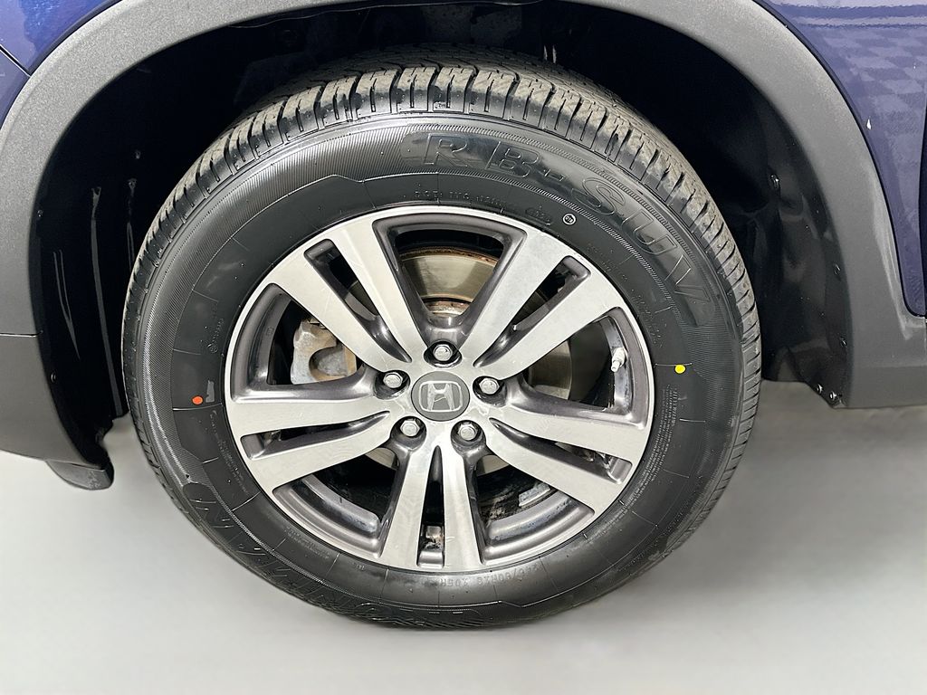 Thumbnail: 2017 Honda Pilot - 31