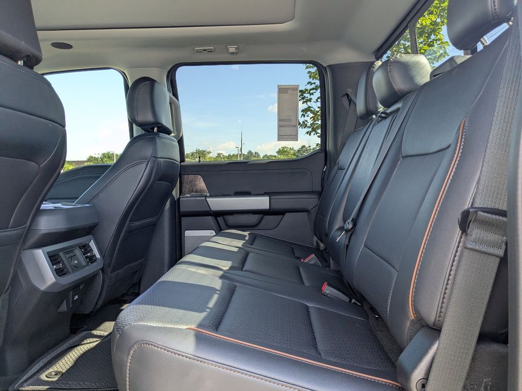 2025 Ford F-250 Super Duty Black Widow