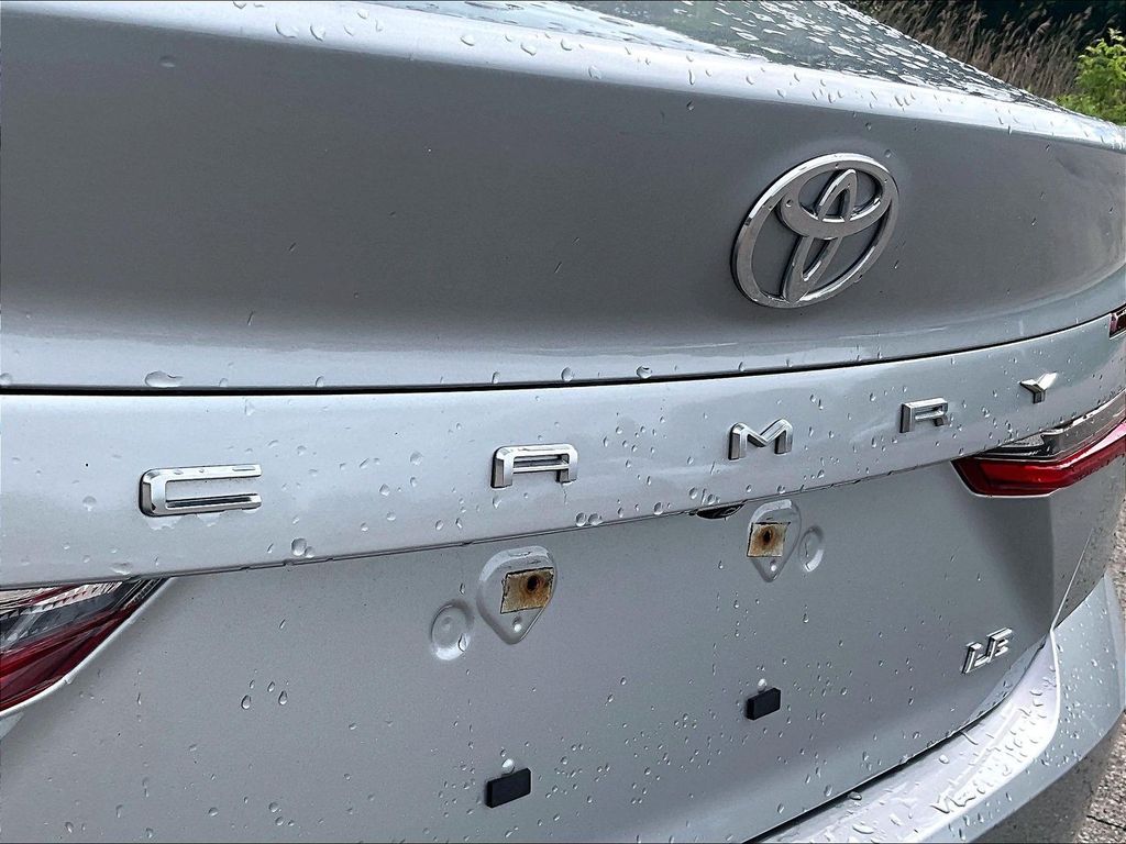 2025 Toyota Camry — photo 28
