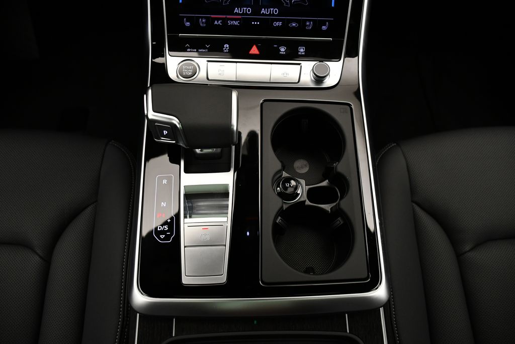 Thumbnail: 2026 Audi Q8 - 31